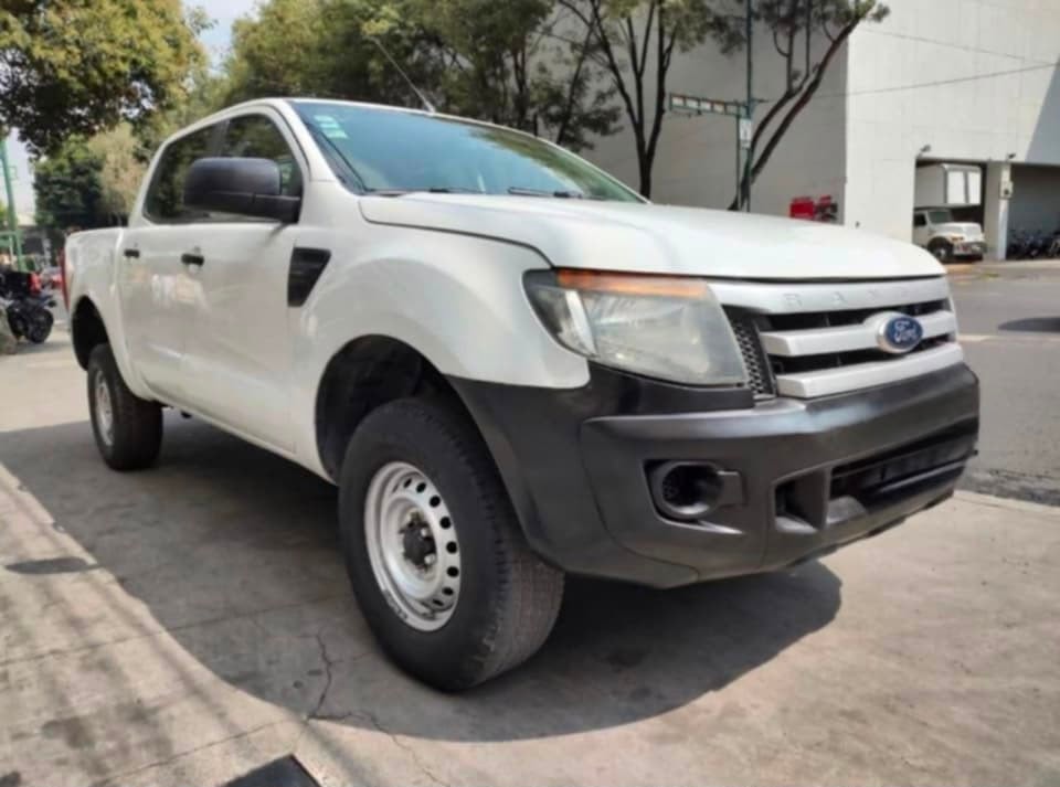 Ford Ranger XLE foto 2