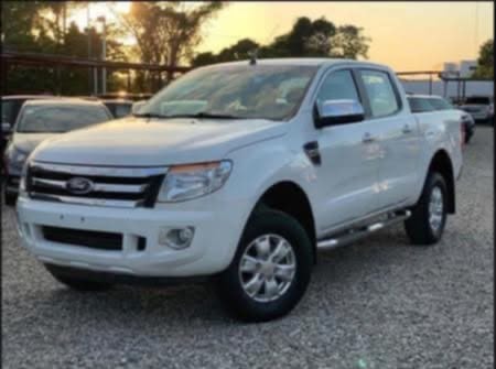 Ford Ranger Doble Cabina XLT foto 3