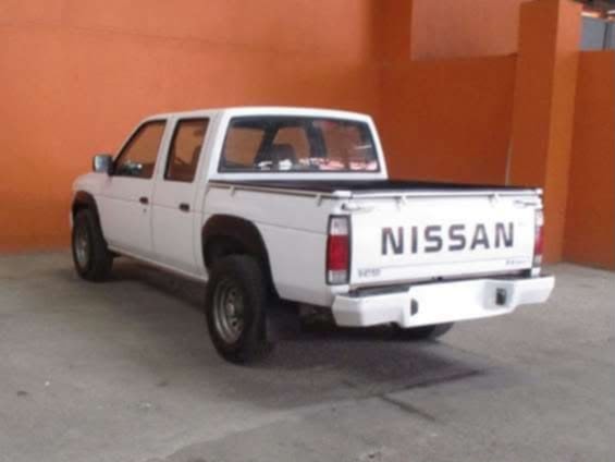 Nissan NP300 Doble Cabina foto 4