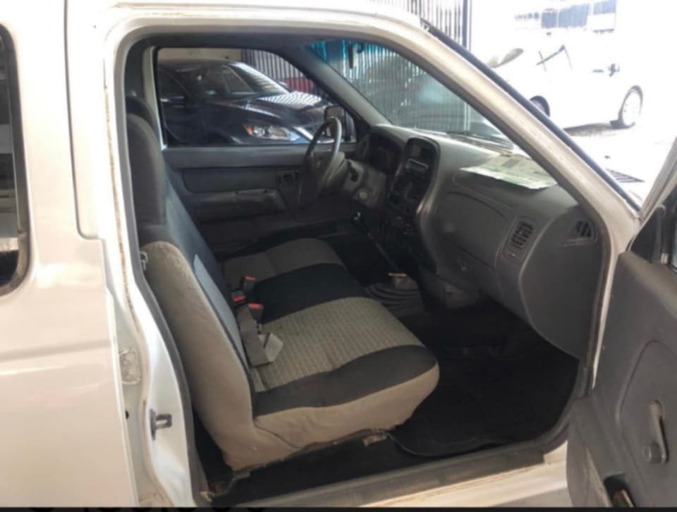 Nissan NP300 Doble Cabina foto 4