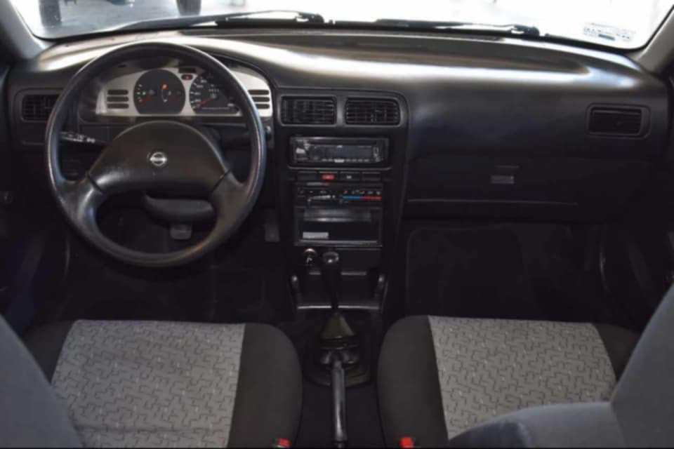 Nissan Tsuru foto 5