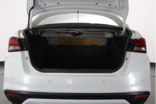 Nissan Versa 1.6 Sense Aut foto 9